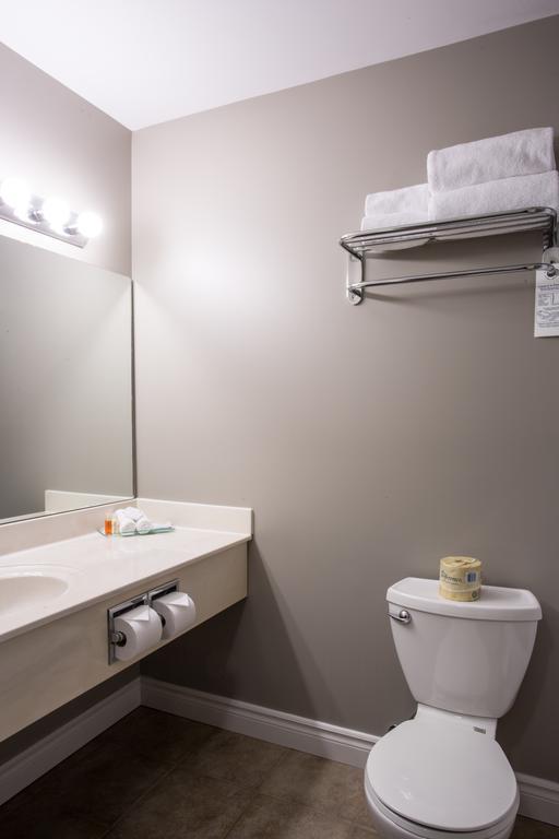 Hotel Arctic Iqaluit Room photo