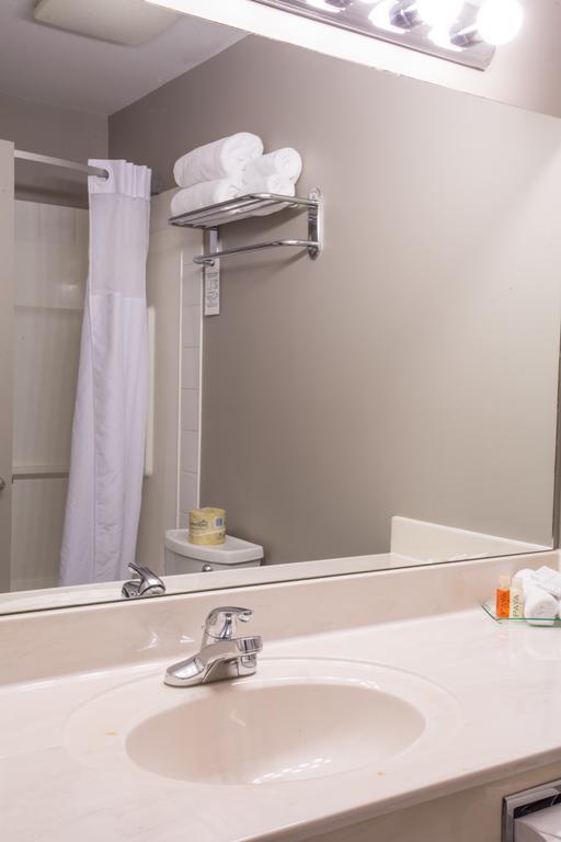 Hotel Arctic Iqaluit Room photo